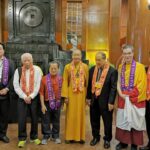 第五屆世界佛教居士論壇—印度東北部達芒舊藏族領袖致贈紀念品
