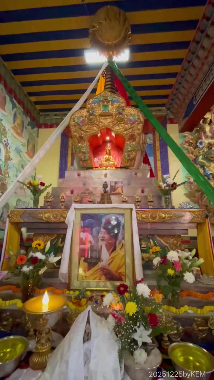 不一樣的聖誕樹：點亮覺性的法幢